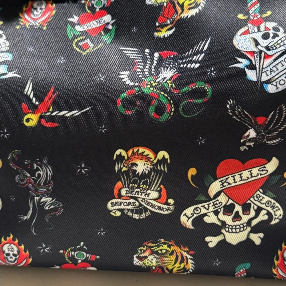 NWT Ed Hardy Eve Print Graphic Tote w/Chain (16”x10”bag size) w/zip - Picture 8 of 10